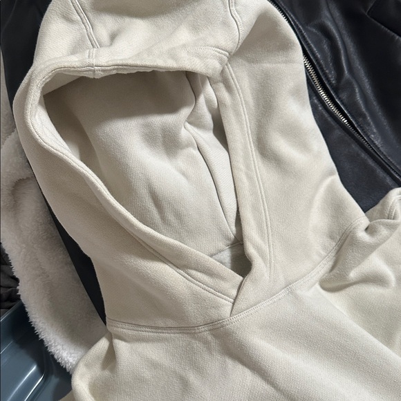 Lululemon pullover hoodie - Picture 3 of 4